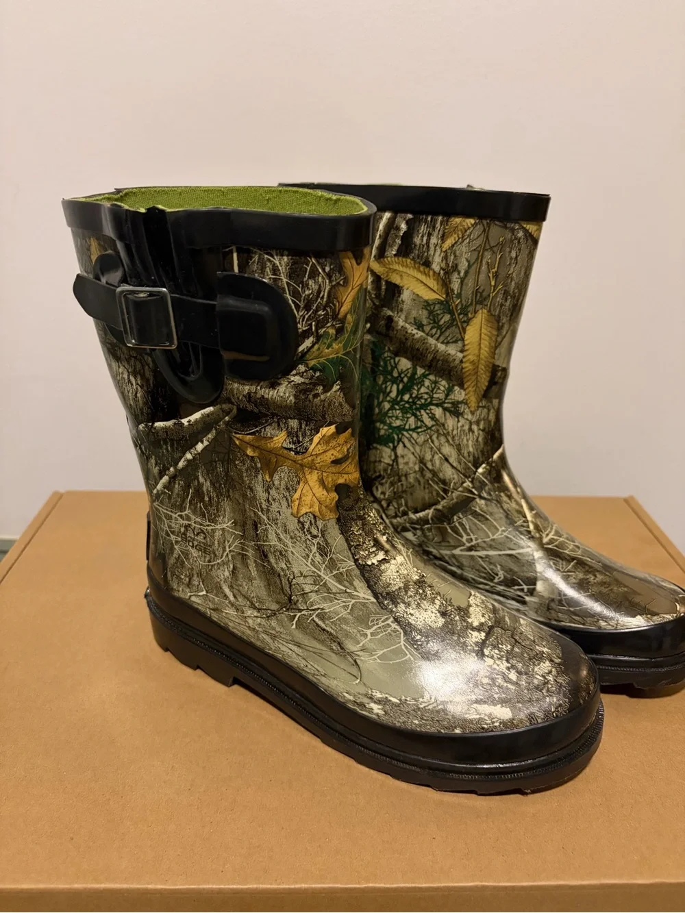 Magellan Youth Camo Rain Boots – Size 3D – Waterproof – Excellent Condition